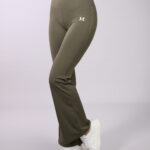 Everyday Flared Leggings - Olive green - Slim fit - W14