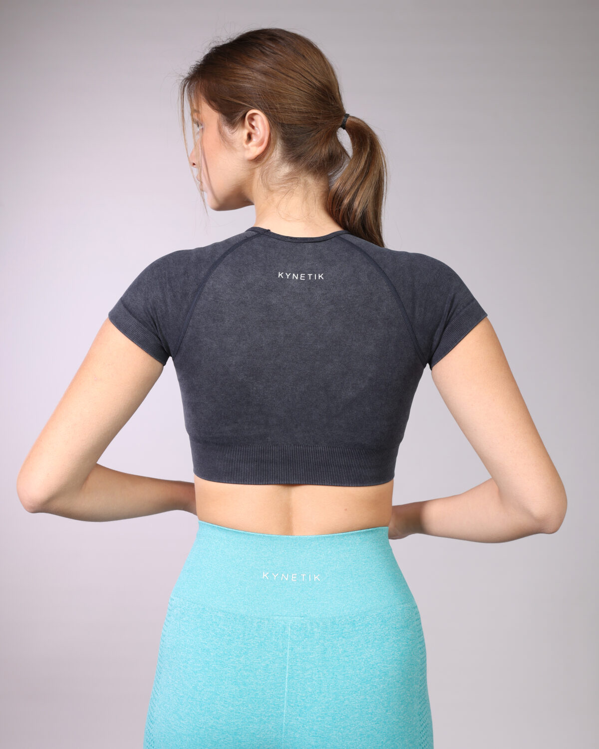 Mioli Crop Top – Dark grey – Body fit – W18 – Kynetik Sports
